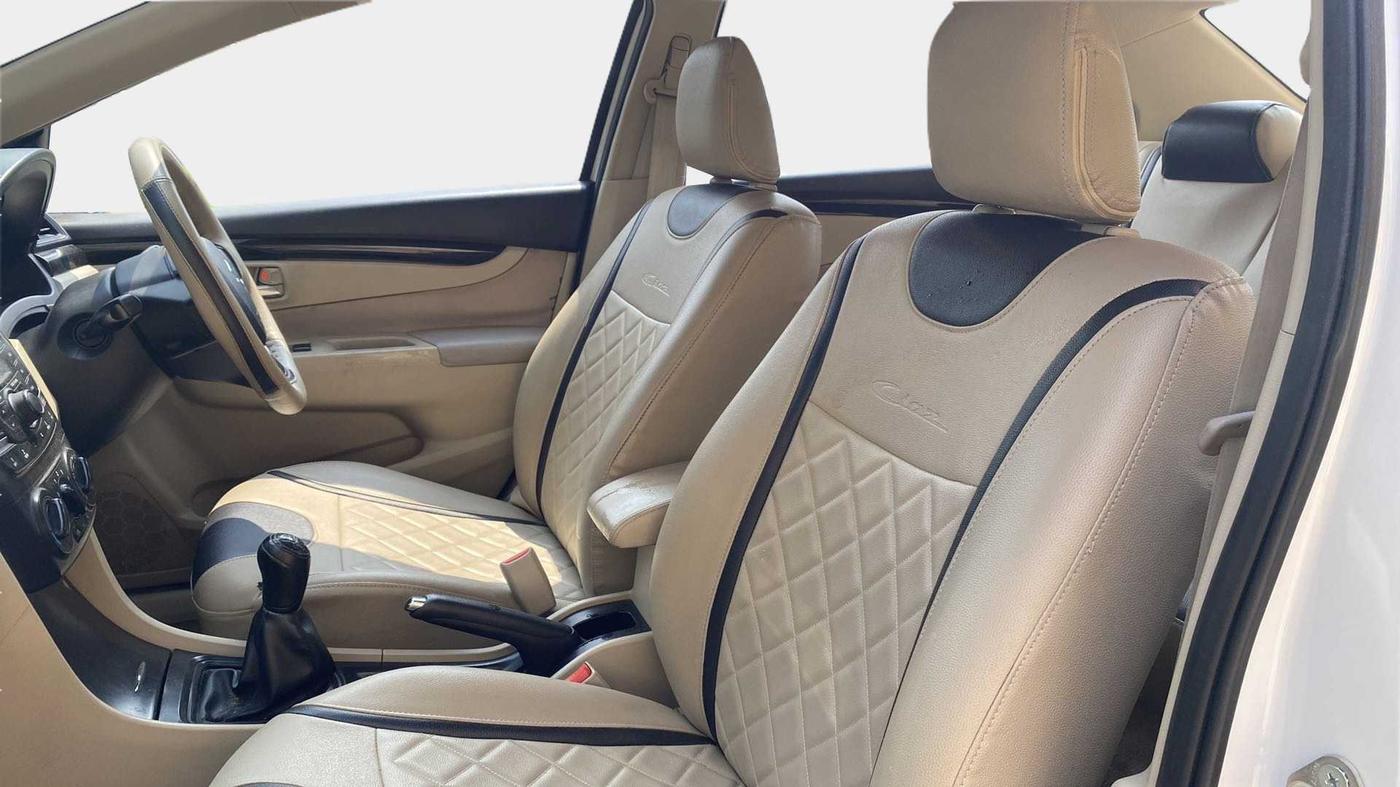 2016 Maruti Ciaz VXI, Petrol, Manual, 39,784 km, Right Side Front Door Cabin