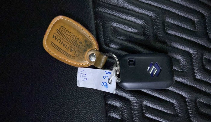 2023 Maruti BREZZA ZXI SMART HYBRID , Petrol, Manual, 7,876 km, Key Close Up