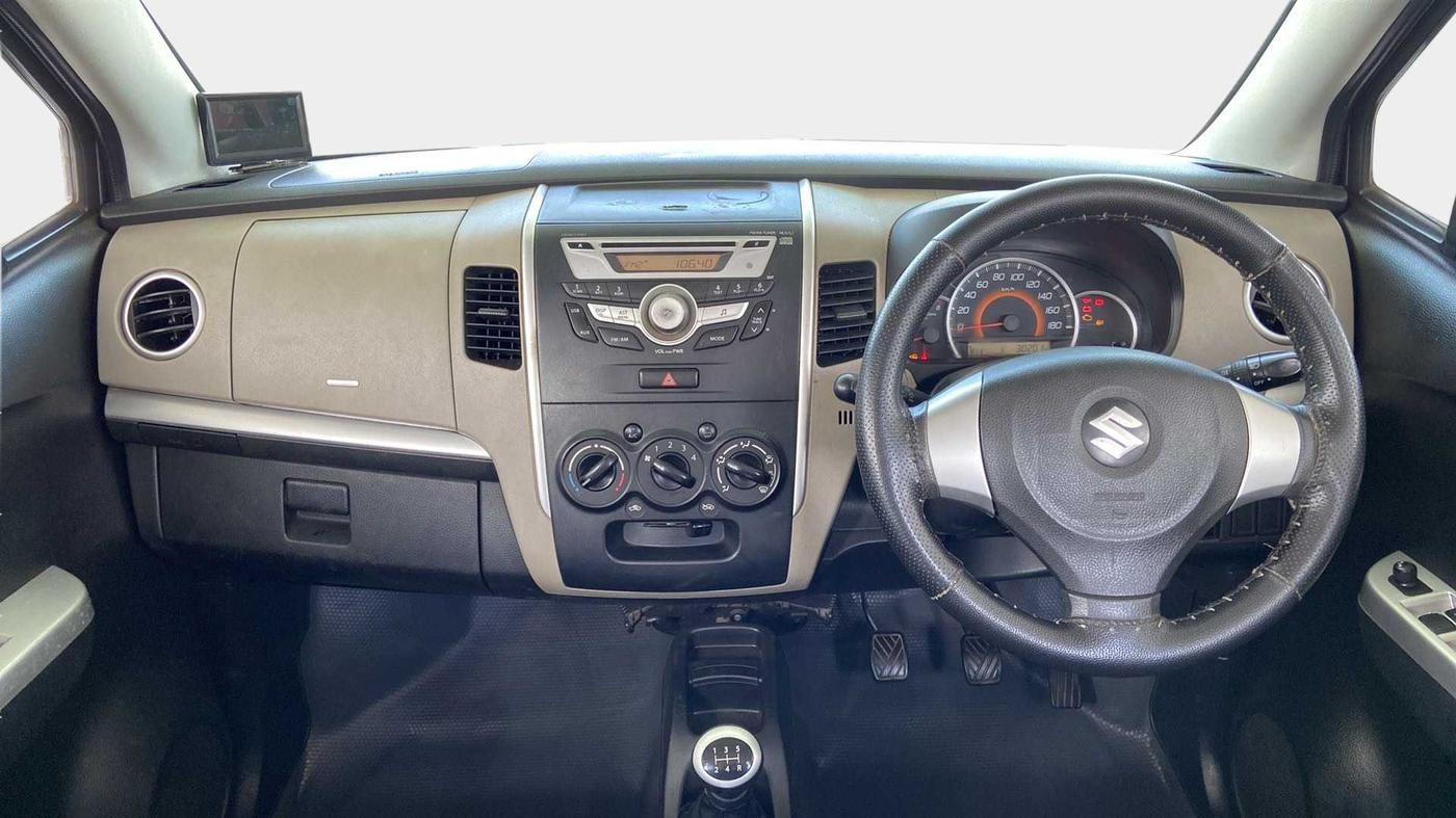 2016 Maruti Wagon R 1.0 VXI OPT, Petrol, Manual, 30,189 km, Dashboard