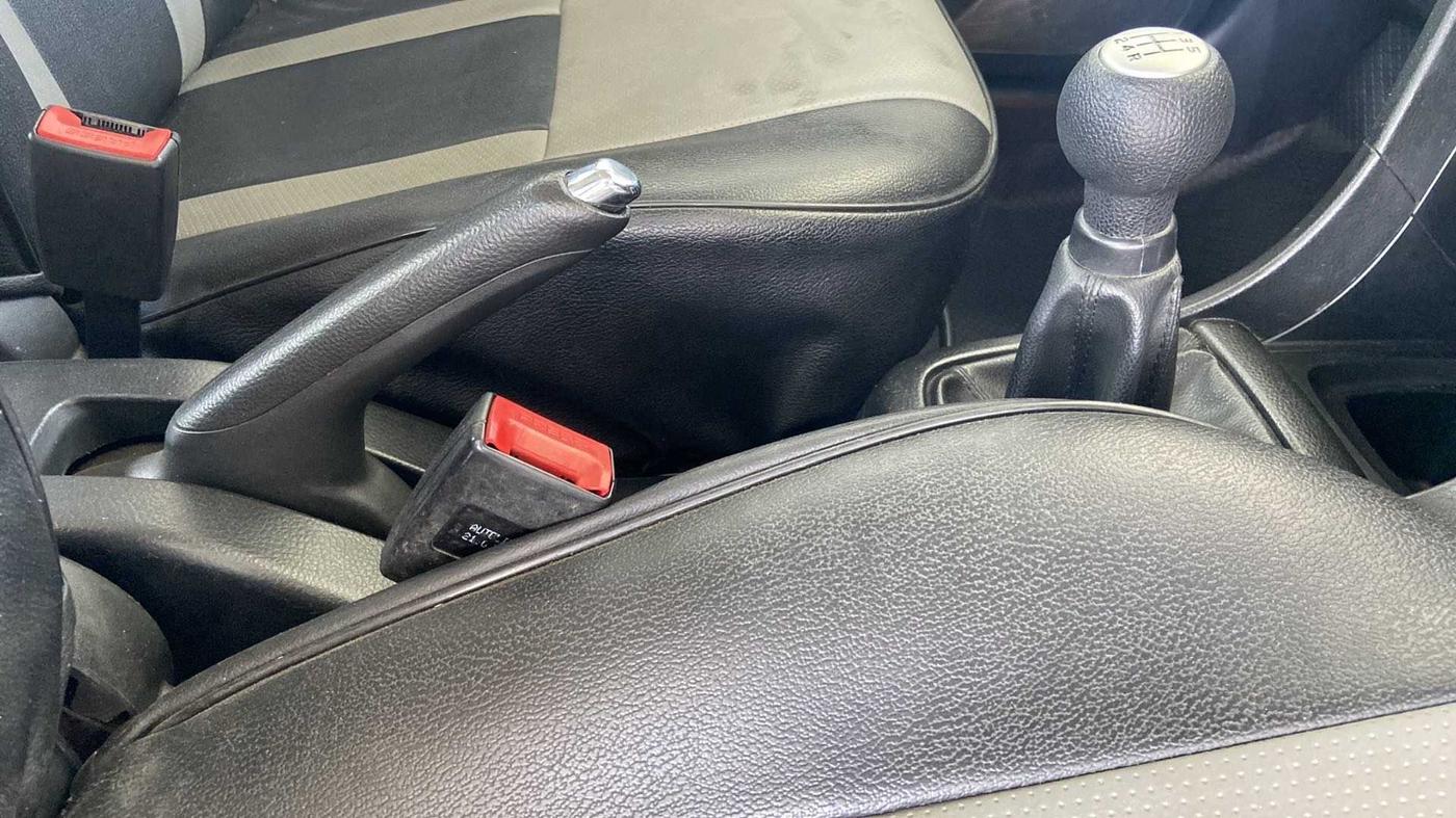 2012 Maruti Swift VXI, Petrol, Manual, 67,167 km, Gear Lever
