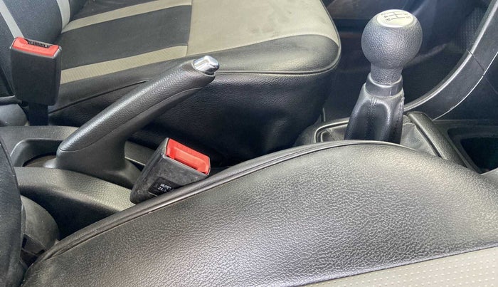 2012 Maruti Swift VXI, Petrol, Manual, 67,167 km, Gear Lever