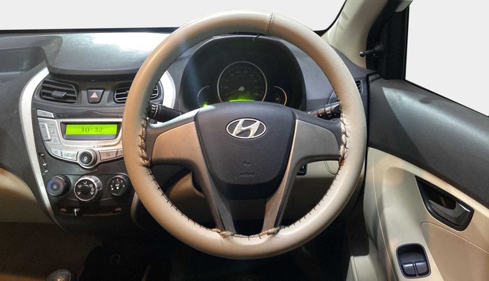 2016 Hyundai Eon SPORTZ, Petrol, Manual, 30,068 km, Steering Wheel Close Up