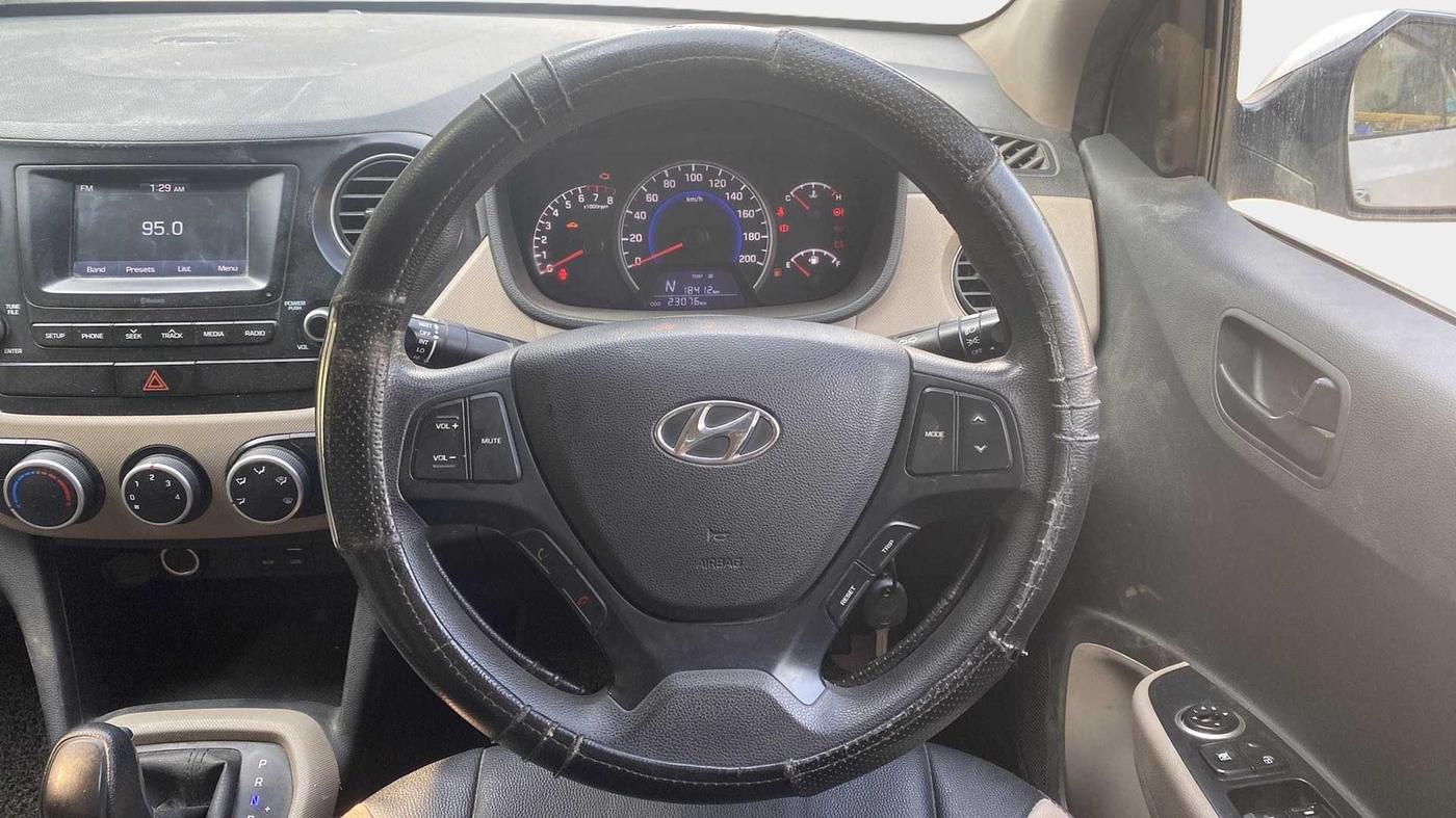 2018 Hyundai Grand i10 MAGNA AT 1.2 KAPPA VTVT, Petrol, Automatic, 23,073 km, Steering Wheel Close Up