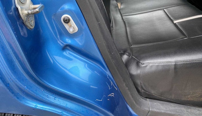2019 Maruti Alto VXI, Petrol, Manual, 98,233 km, Right C pillar - Minor scratches