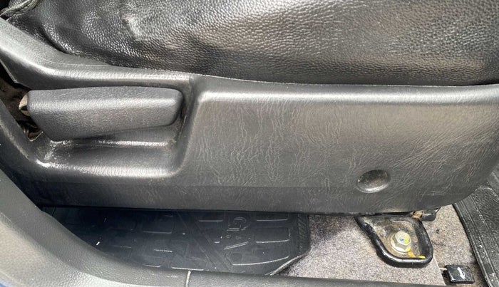 2019 Maruti Alto VXI, Petrol, Manual, 98,233 km, Driver Side Adjustment Panel