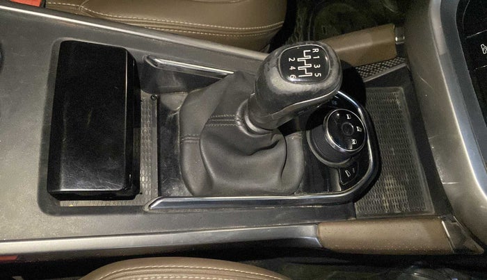2019 Tata Harrier XZ 2.0L, Diesel, Manual, 29,176 km, Gear Lever