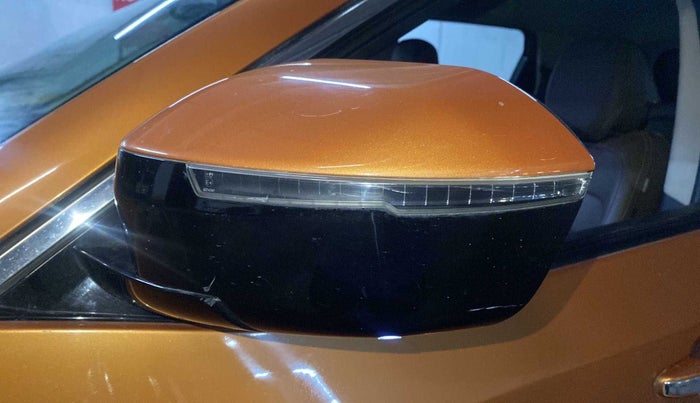 2019 Tata Harrier XZ 2.0L, Diesel, Manual, 29,176 km, Left rear-view mirror - Indicator light has minor damage