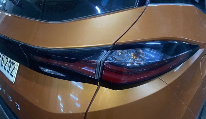 2019 Tata Harrier XZ 2.0L, Diesel, Manual, 29,176 km, Right tail light - Minor scratches