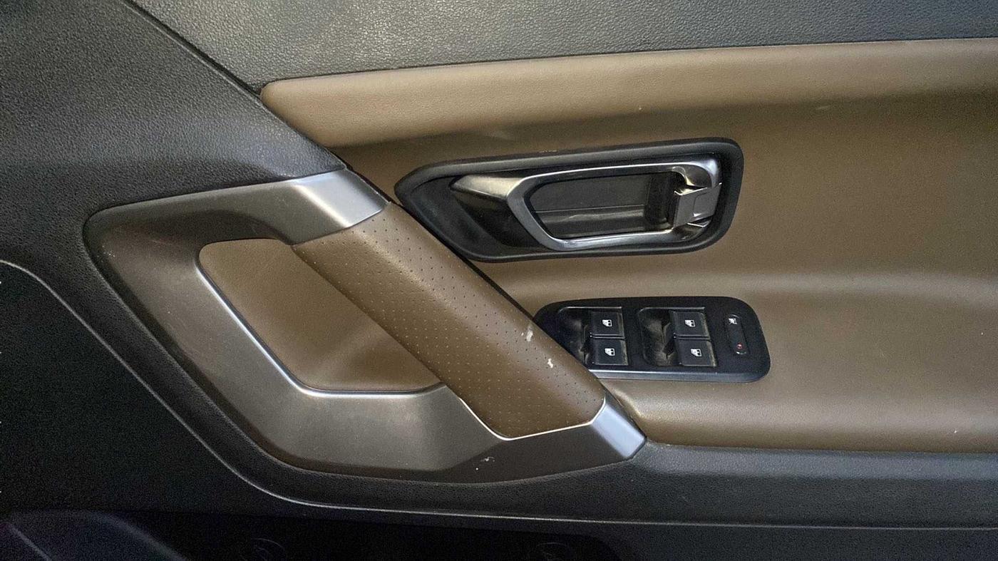 2019 Tata Harrier XZ 2.0L, Diesel, Manual, 29,176 km, Driver Side Door Panels Control