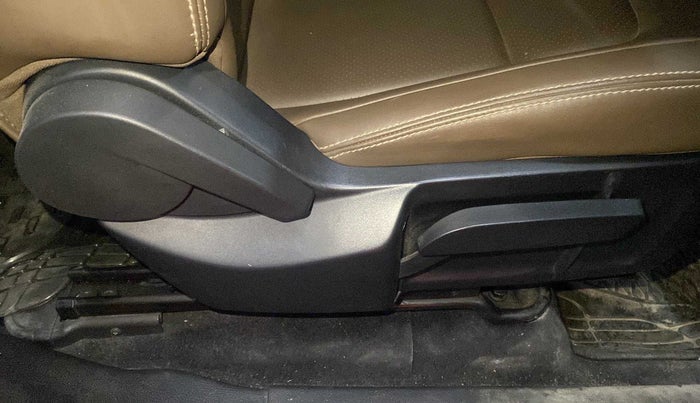 2019 Tata Harrier XZ 2.0L, Diesel, Manual, 29,176 km, Driver Side Adjustment Panel