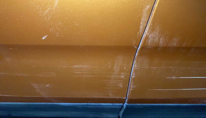 2019 Tata Harrier XZ 2.0L, Diesel, Manual, 29,176 km, Front passenger door - Slightly dented
