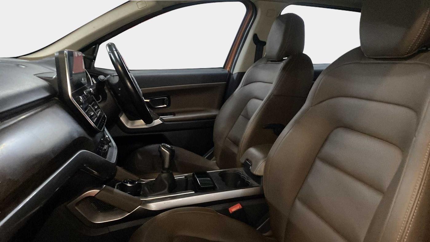 2019 Tata Harrier XZ 2.0L, Diesel, Manual, 29,176 km, Right Side Front Door Cabin