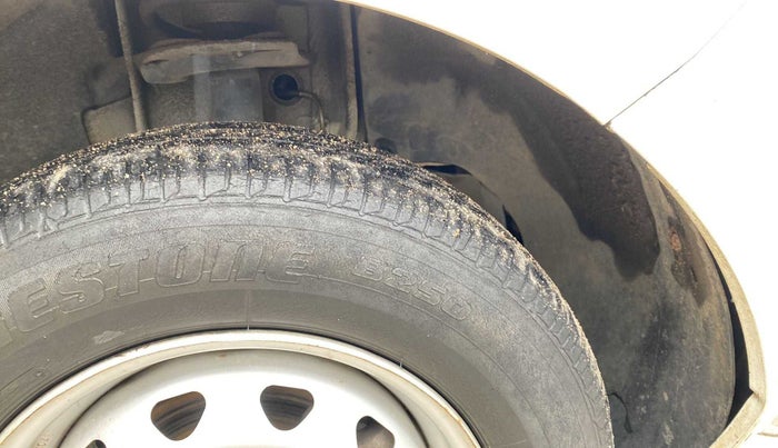 2017 Tata Tiago XE PETROL, Petrol, Manual, 33,353 km, Right fender - Lining loose