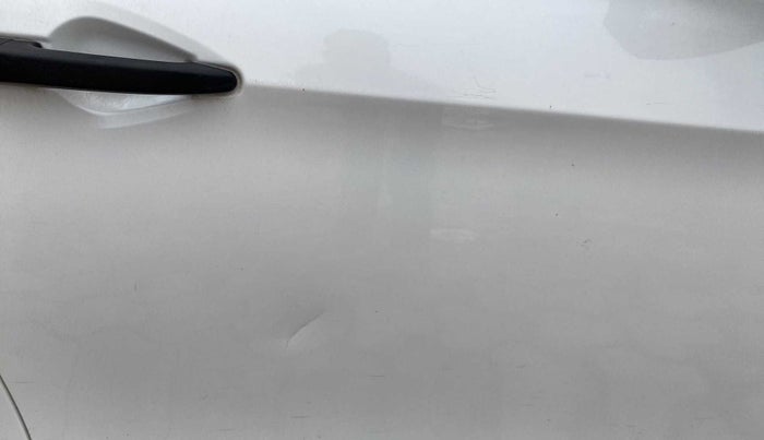 2017 Tata Tiago XE PETROL, Petrol, Manual, 33,353 km, Driver-side door - Slightly dented