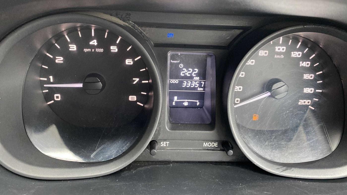 2017 Tata Tiago XE PETROL, Petrol, Manual, 33,353 km, Odometer Image