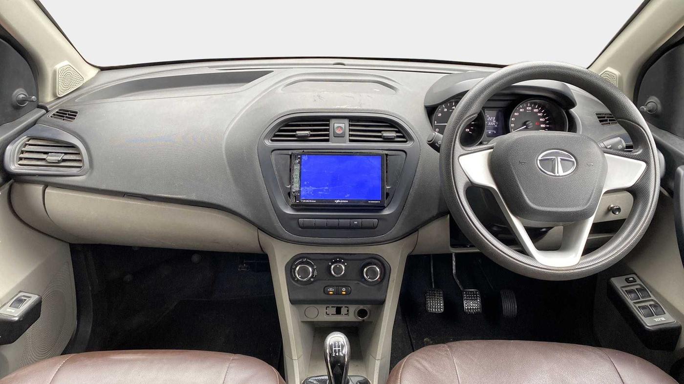 2017 Tata Tiago XE PETROL, Petrol, Manual, 33,353 km, Dashboard