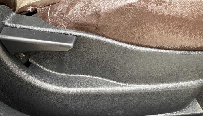 2017 Tata Tiago XE PETROL, Petrol, Manual, 33,353 km, Driver Side Adjustment Panel