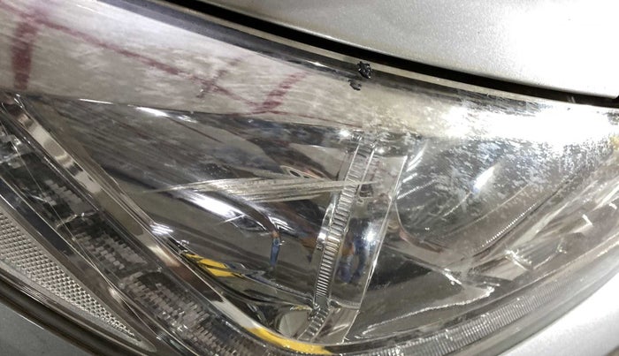 2017 Hyundai Verna 1.6 VTVT SX (O) AT, Petrol, Automatic, 43,605 km, Right headlight - Minor scratches