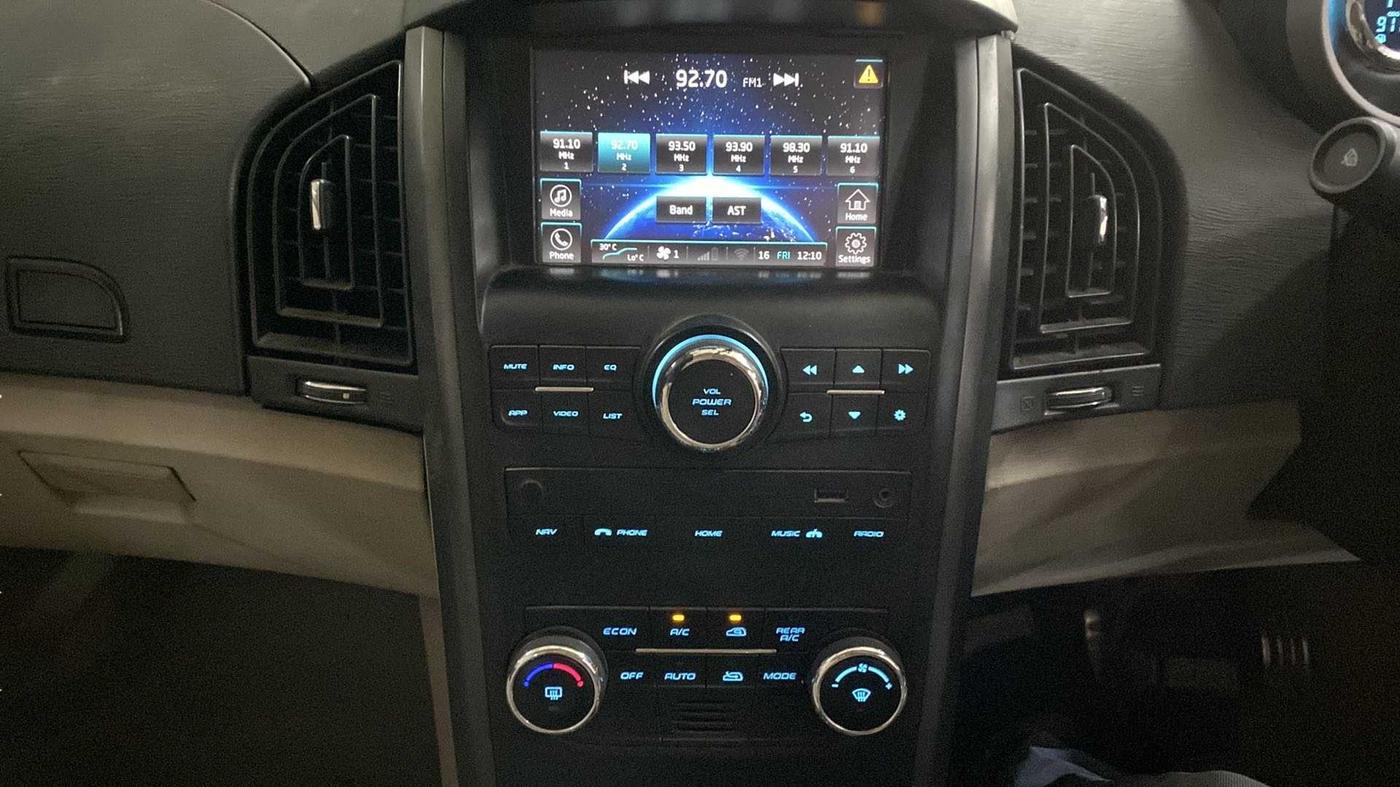 2017 Mahindra XUV500 W10 AT, Diesel, Automatic, 91,133 km, Infotainment System