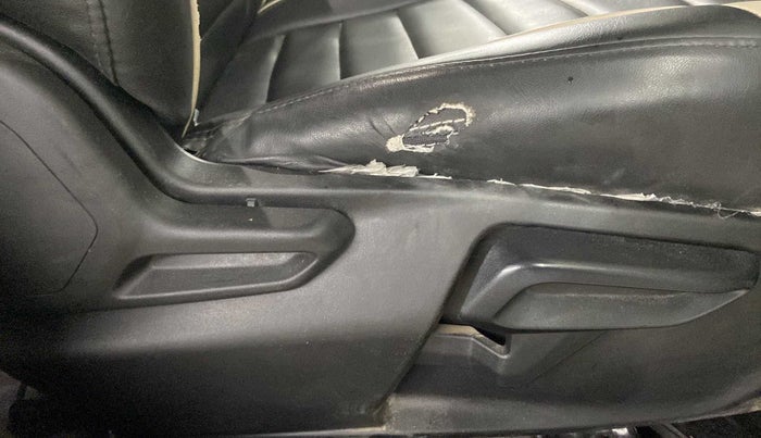 2022 Tata Tiago XZ PLUS CNG, CNG, Manual, 25,842 km, Driver Side Adjustment Panel