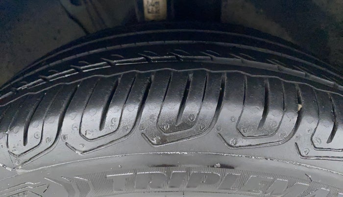 2022 Skoda SLAVIA STYLE 1.0L TSI AT, Petrol, Automatic, 24,676 km, Right Front Tyre Tread