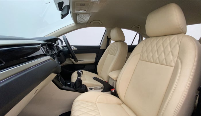 2022 Volkswagen VIRTUS HIGHLINE TSI 1.0 MT, Petrol, Manual, 22,715 km, Right Side Front Door Cabin