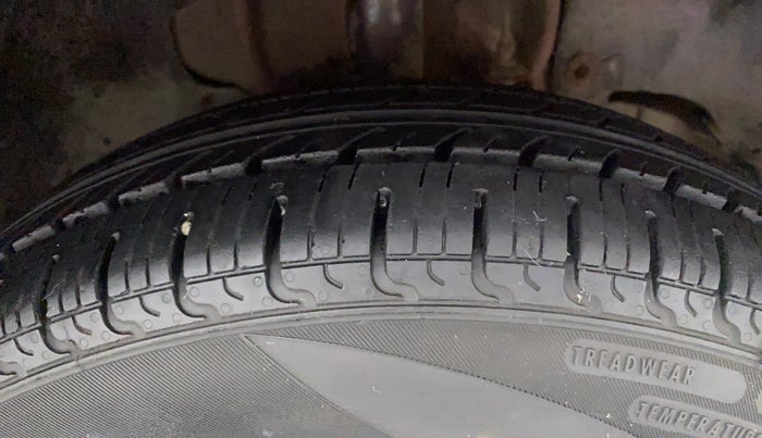 2018 Tata Tiago XM PETROL, Petrol, Manual, 69,792 km, Right Front Tyre Tread