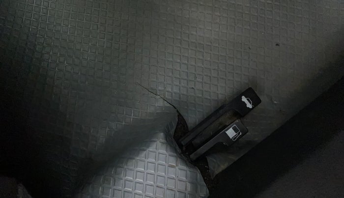 2018 Tata Tiago XM PETROL, Petrol, Manual, 69,792 km, Flooring - Carpet is minor damage