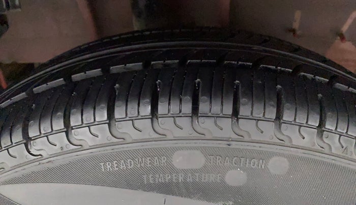 2018 Tata Tiago XM PETROL, Petrol, Manual, 69,792 km, Right Rear Tyre Tread