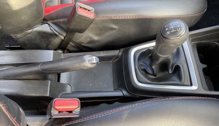 2018 Maruti Swift VXI, Petrol, Manual, 27,519 km, Gear Lever