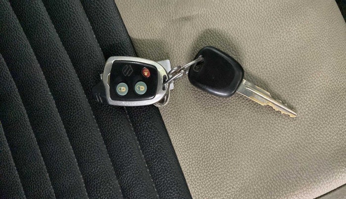 2017 Maruti Alto K10 VXI, Petrol, Manual, 54,572 km, Key Close Up