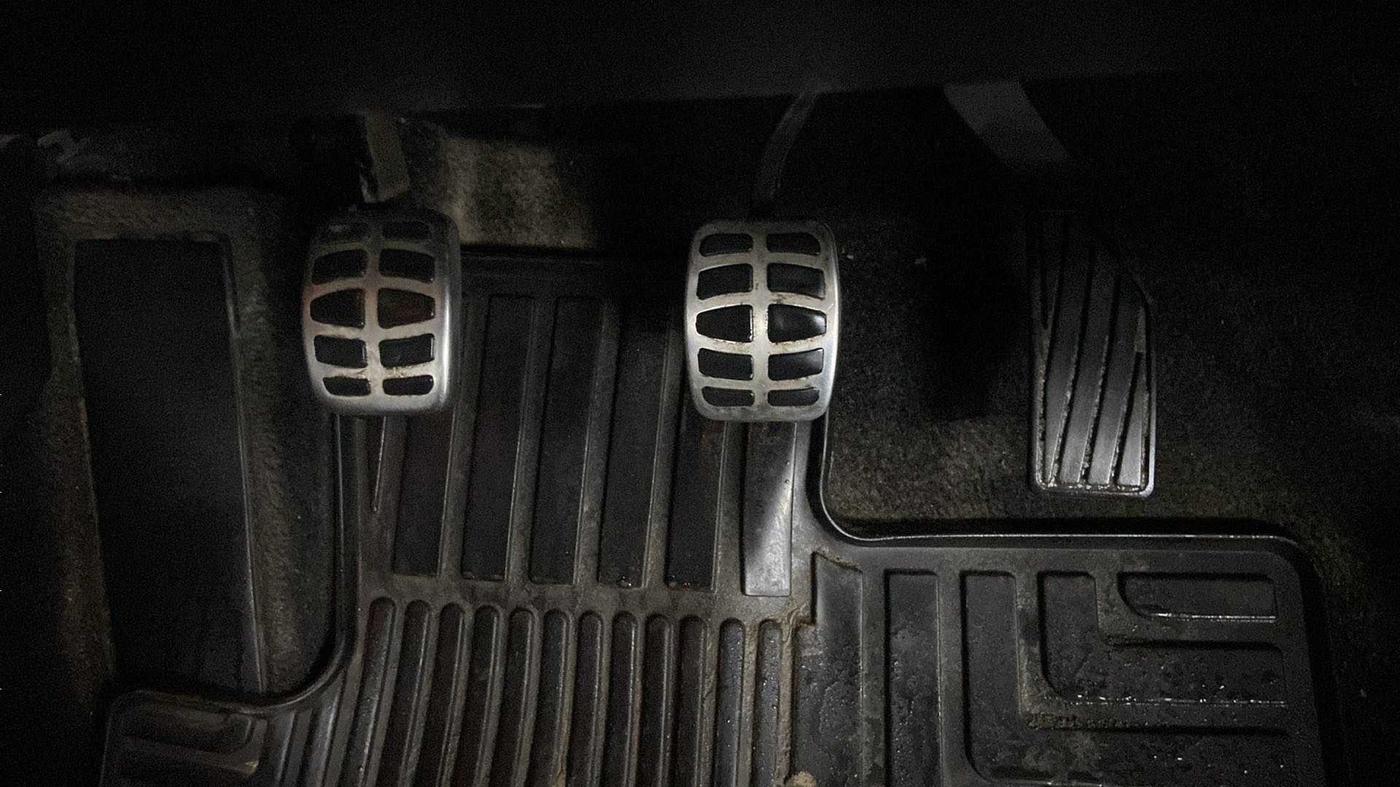2018 Maruti Vitara Brezza ZDI PLUS, Diesel, Manual, 66,175 km, Pedals