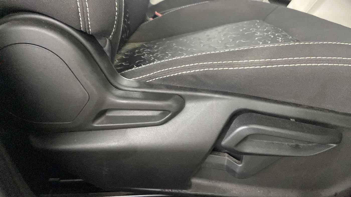 2022 Tata Tiago XZ PLUS CNG, CNG, Manual, 17,447 km, Driver Side Adjustment Panel