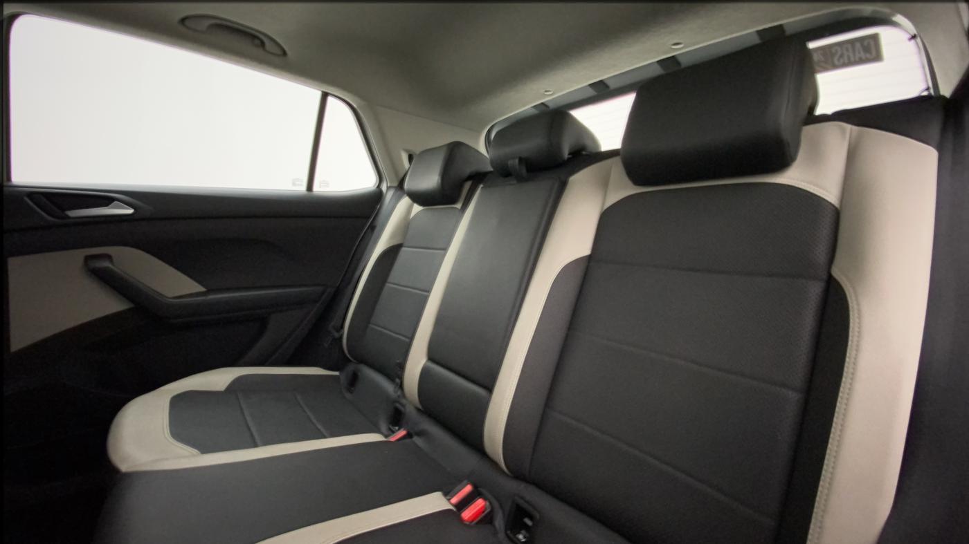 2022 Volkswagen TAIGUN TOPLINE 1.0 TSI MT, Petrol, Manual, 16,290 km, Right Side Rear Door Cabin