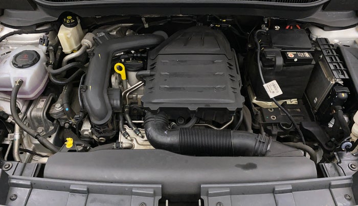 2022 Volkswagen TAIGUN TOPLINE 1.0 TSI MT, Petrol, Manual, 16,290 km, Open Bonet