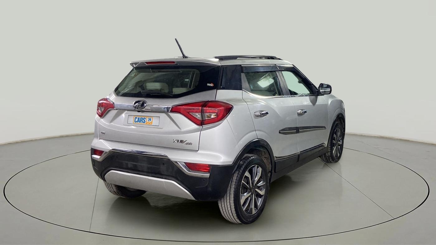 2021 Mahindra XUV300 W8 (O) 1.5 DIESEL, Diesel, Manual, 29,600 km, Right Back Diagonal
