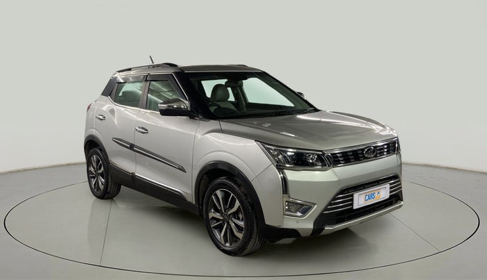 2021 Mahindra XUV300 W8 (O) 1.5 DIESEL, Diesel, Manual, 29,600 km, Right Front Diagonal