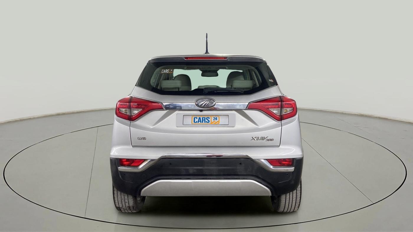 2021 Mahindra XUV300 W8 (O) 1.5 DIESEL, Diesel, Manual, 29,600 km, Back/Rear