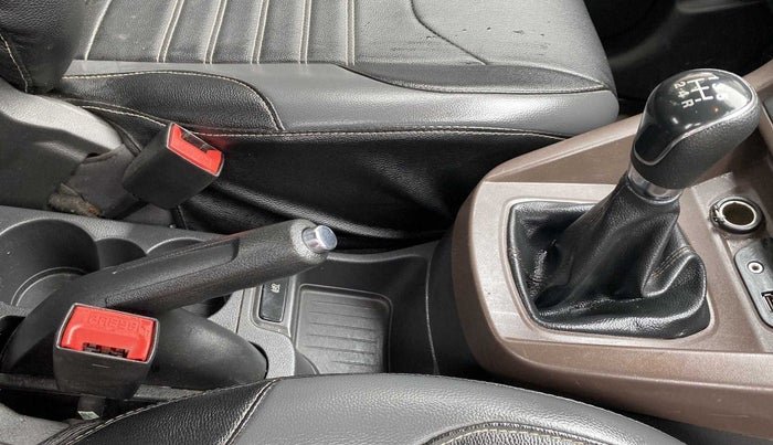 2019 Ford FREESTYLE TITANIUM 1.2 PETROL, Petrol, Manual, 28,416 km, Gear Lever