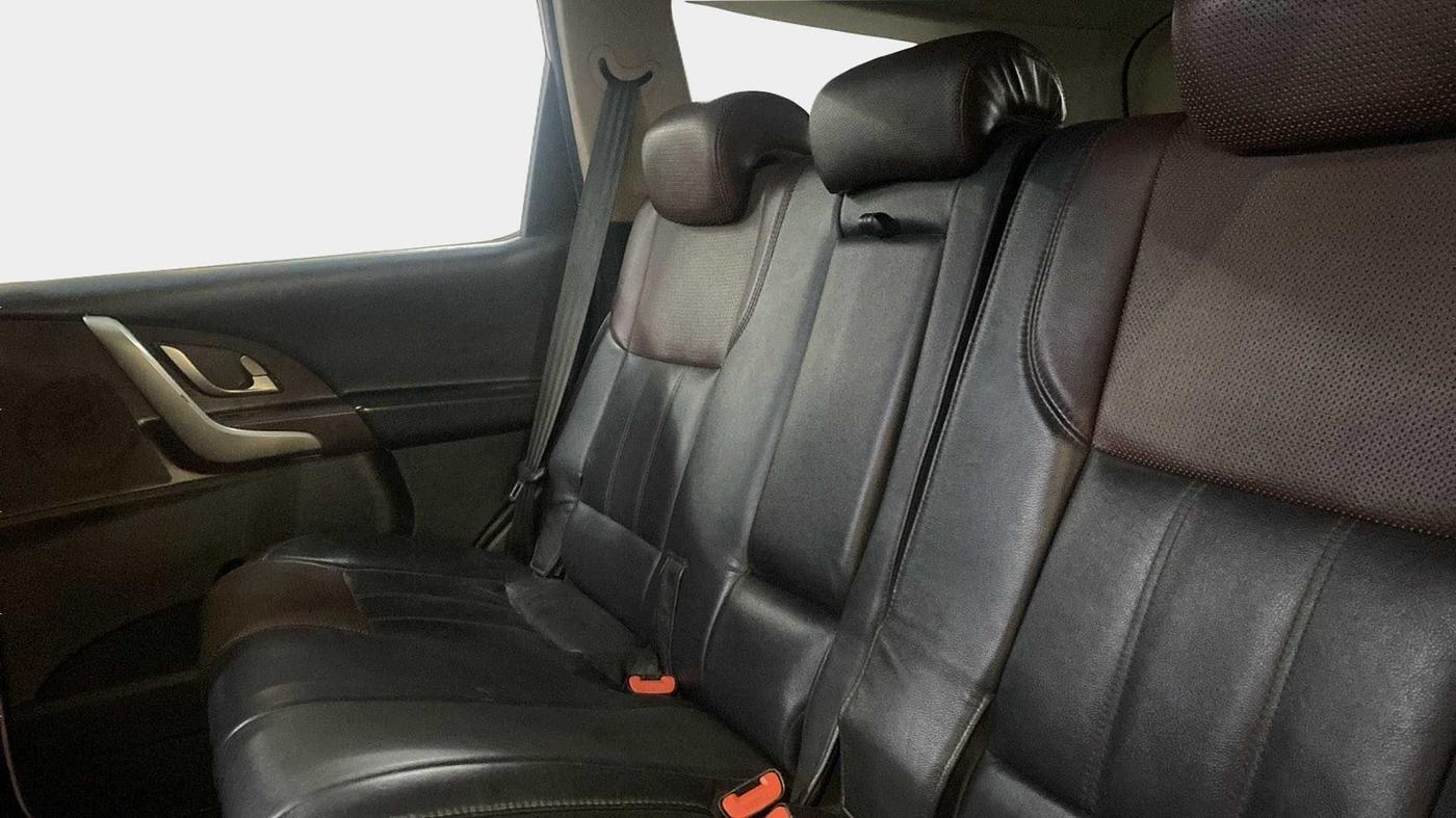 2014 Mahindra XUV500 W8, Diesel, Manual, 89,077 km, Right Side Rear Door Cabin