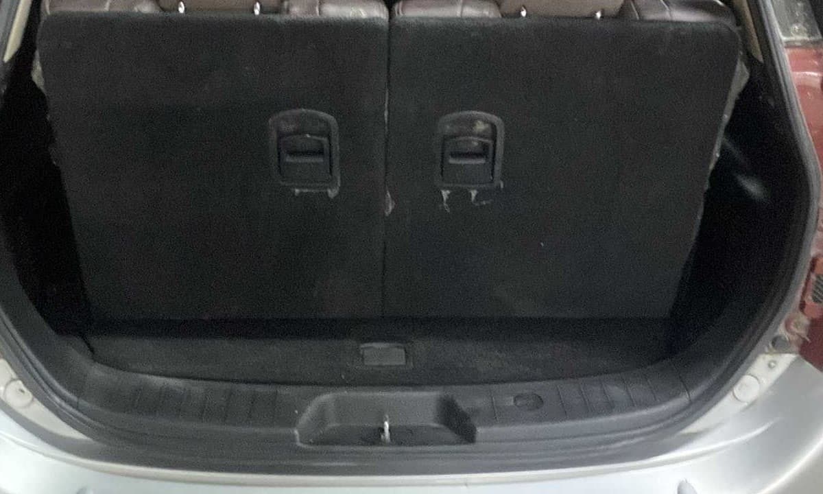 2014 Mahindra XUV500 W8, Diesel, Manual, 89,077 km, Boot Inside
