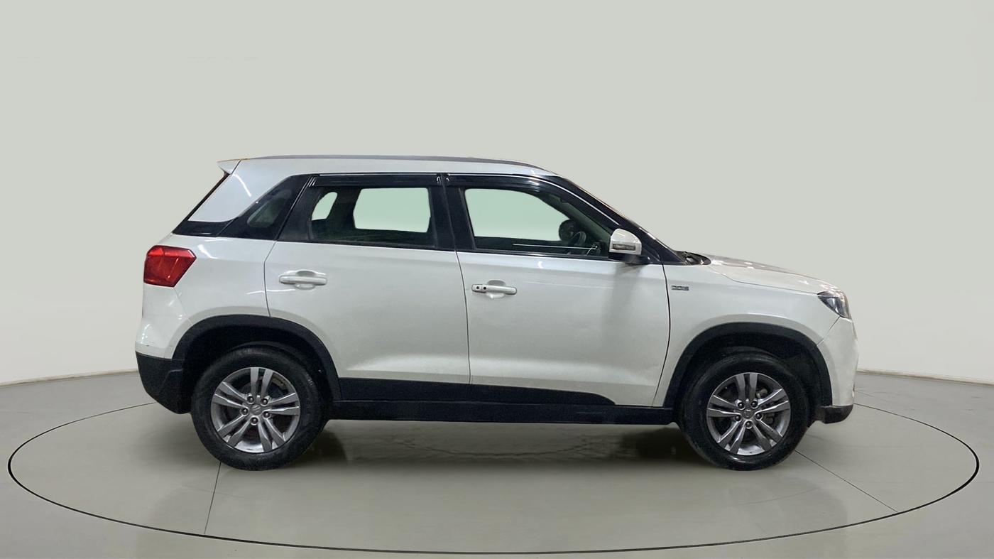 2017 Maruti Vitara Brezza ZDI PLUS, Diesel, Manual, 70,372 km, Right Side View