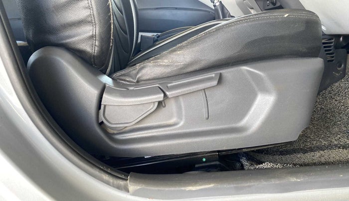 2020 Hyundai GRAND I10 NIOS SPORTZ 1.2 KAPPA VTVT, Petrol, Manual, 16,838 km, Driver Side Adjustment Panel