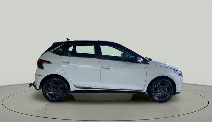 2022 Hyundai NEW I20 SPORTZ 1.2 MT DUAL TONE, Petrol, Manual, 14,647 km, Right Side View