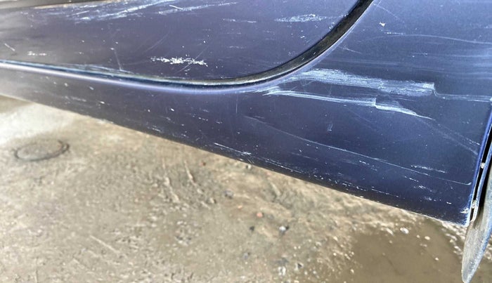 2019 Maruti Swift VXI, Petrol, Manual, 48,793 km, Left running board - Minor scratches