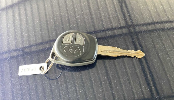 2019 Maruti Swift VXI, Petrol, Manual, 48,793 km, Key Close Up