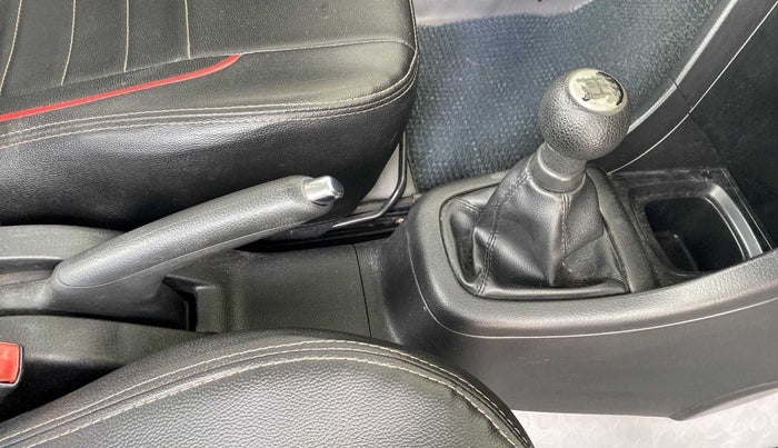 2016 Maruti Swift VXI, Petrol, Manual, 96,457 km, Gear Lever