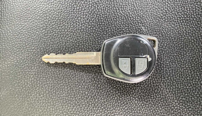 2016 Maruti Swift VXI, Petrol, Manual, 96,457 km, Key Close Up