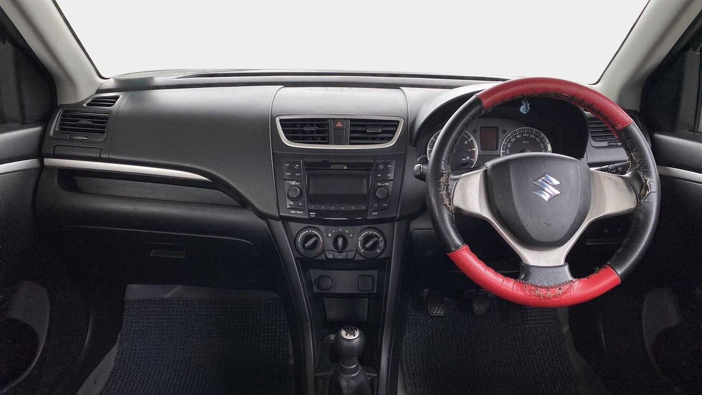2016 Maruti Swift VXI, Petrol, Manual, 96,457 km, Dashboard