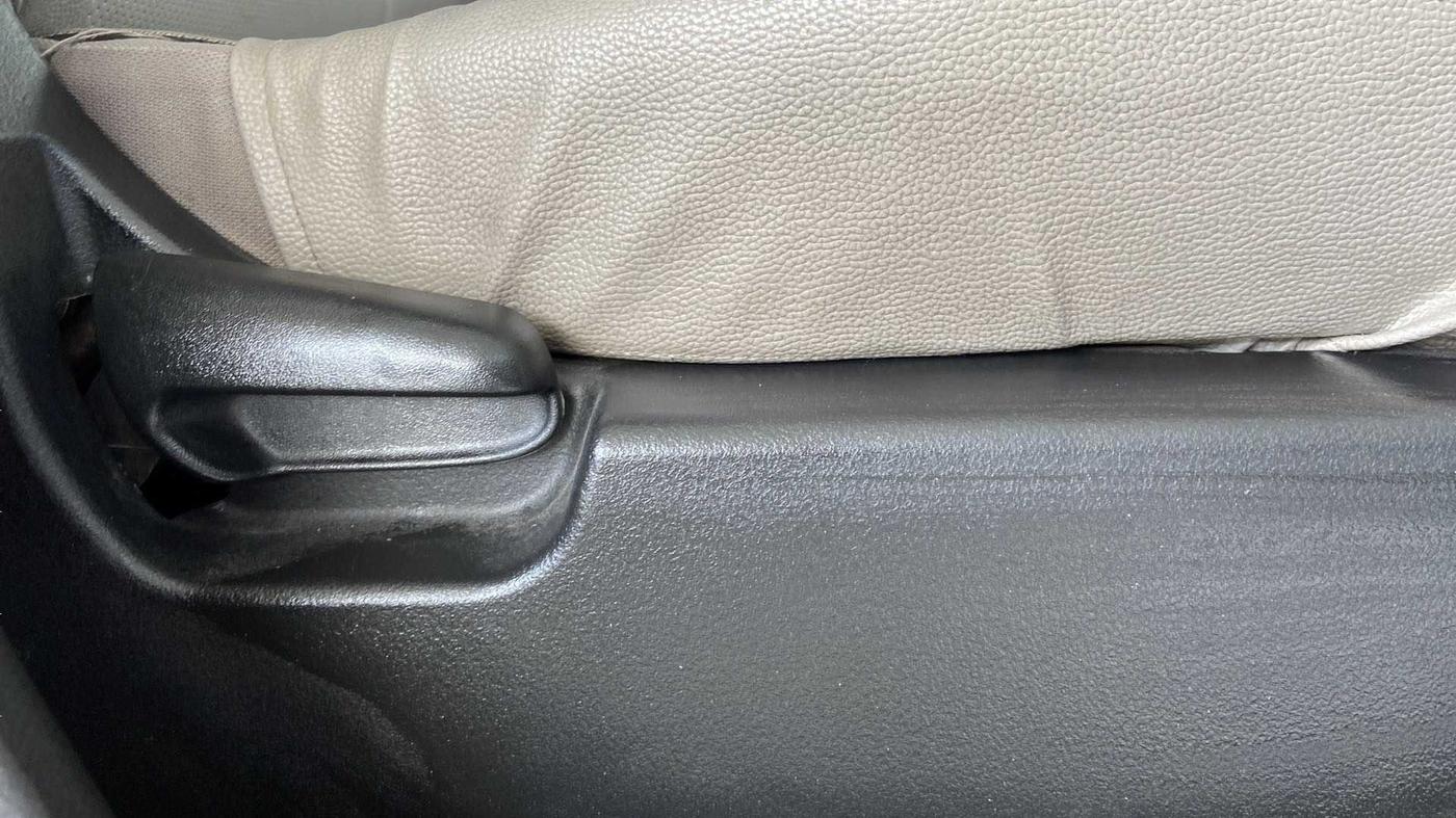 2014 Maruti Wagon R 1.0 VXI, Petrol, Manual, 60,330 km, Driver Side Adjustment Panel